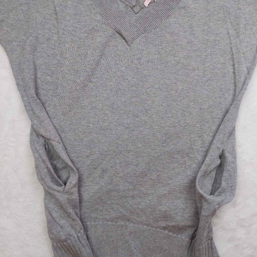 Victoria's Secret Gray Stretch V Neck Long Sleeve Sweater w/Pockets Size XS - Picture 6 of 10